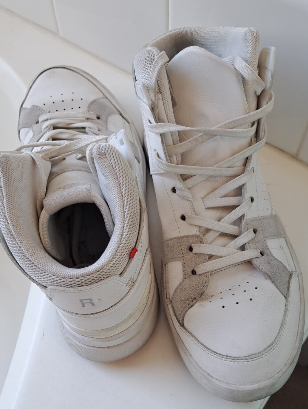 On Running Men's White and Light Gray High-Top Sneakers